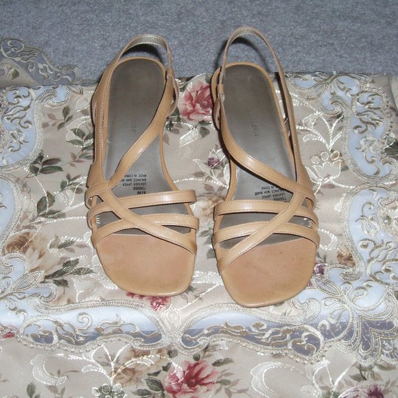 Carmel Leather Naturalizer Sandals  - Size 8 1/2 Wide - Picture 1 of 6